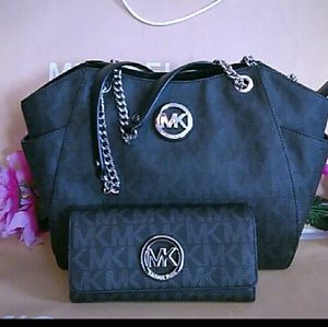 Michael kors purse shoulder bag w/ wallet set